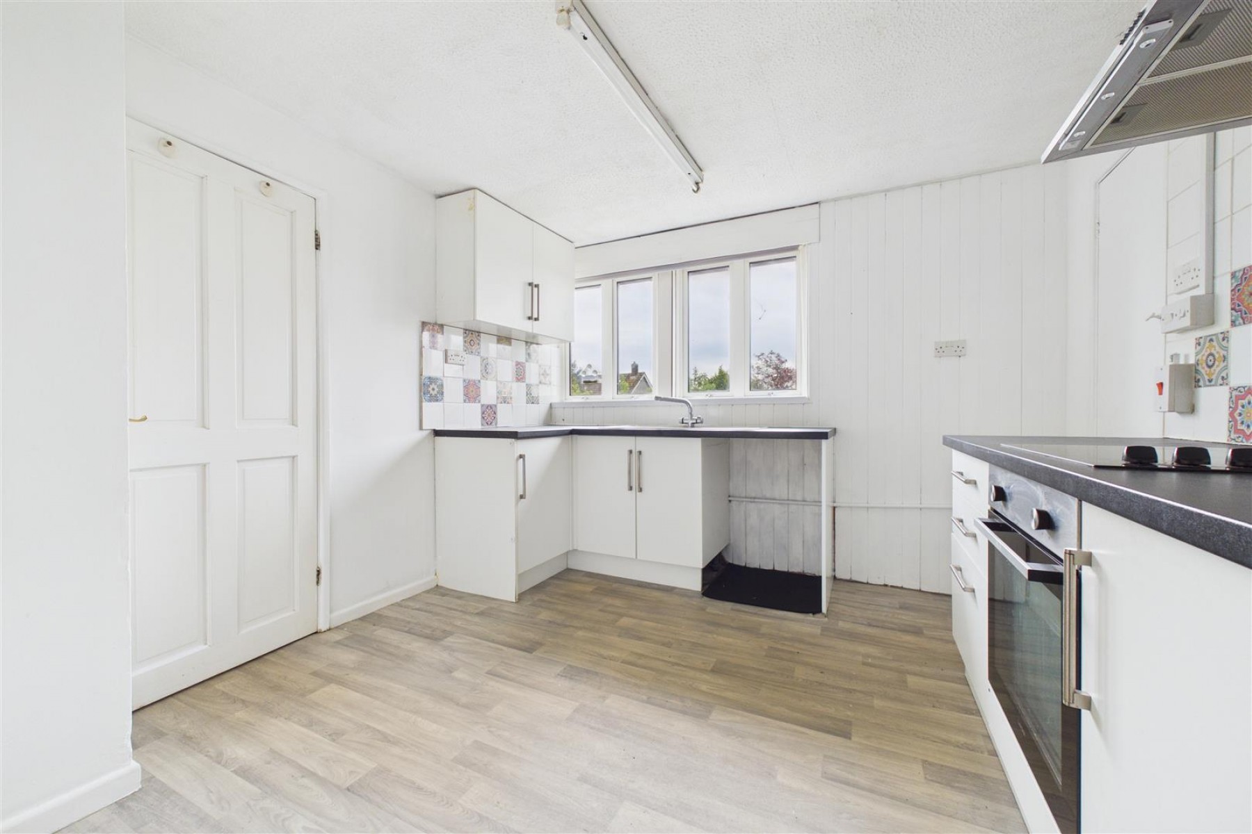 Images for FLAT + LARGE GARDEN | CASH BUYERS ONLY