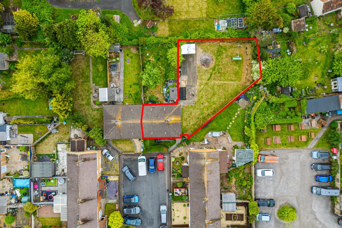 Images for FLAT + LARGE GARDEN | CASH BUYERS ONLY
