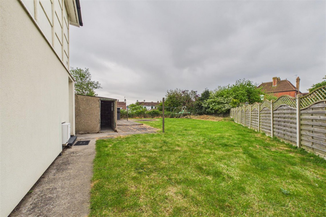 Images for FLAT + LARGE GARDEN | CASH BUYERS ONLY