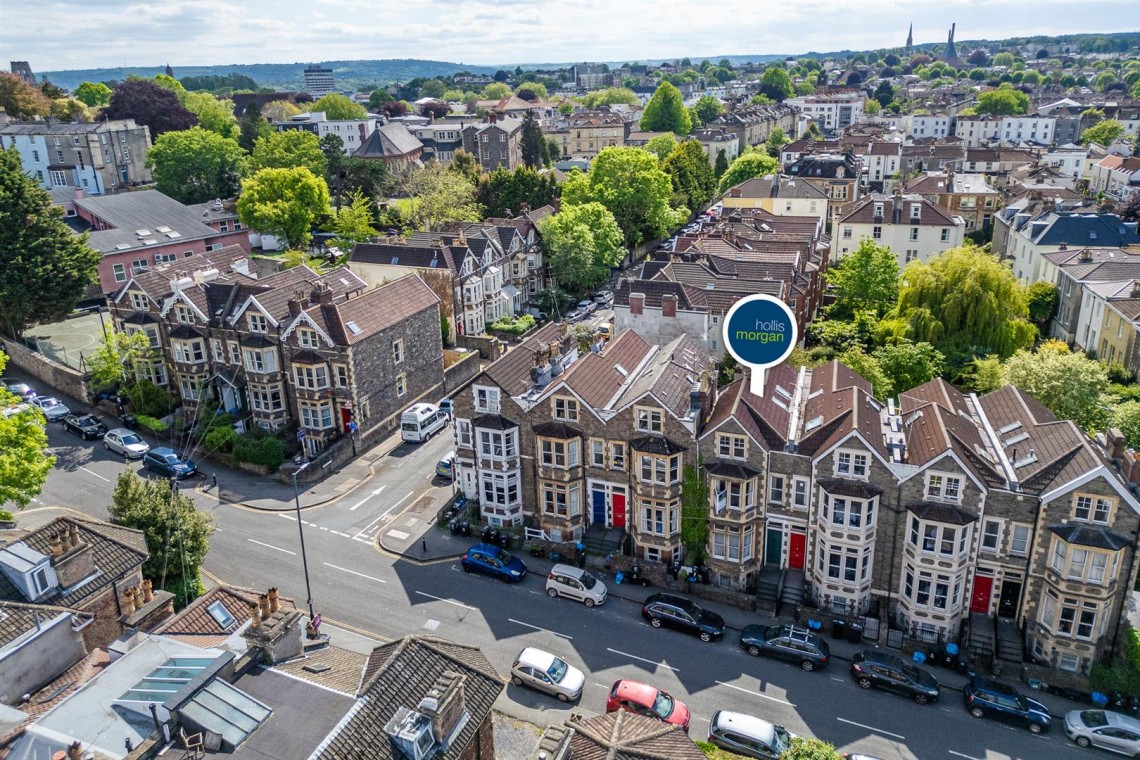 Images for 3 X FLATS | FAMILY HOME | REDLAND