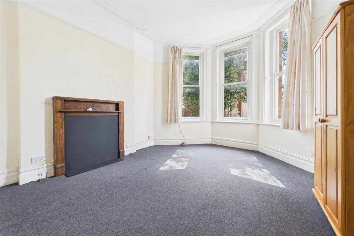 Images for 3 X FLATS | FAMILY HOME | REDLAND
