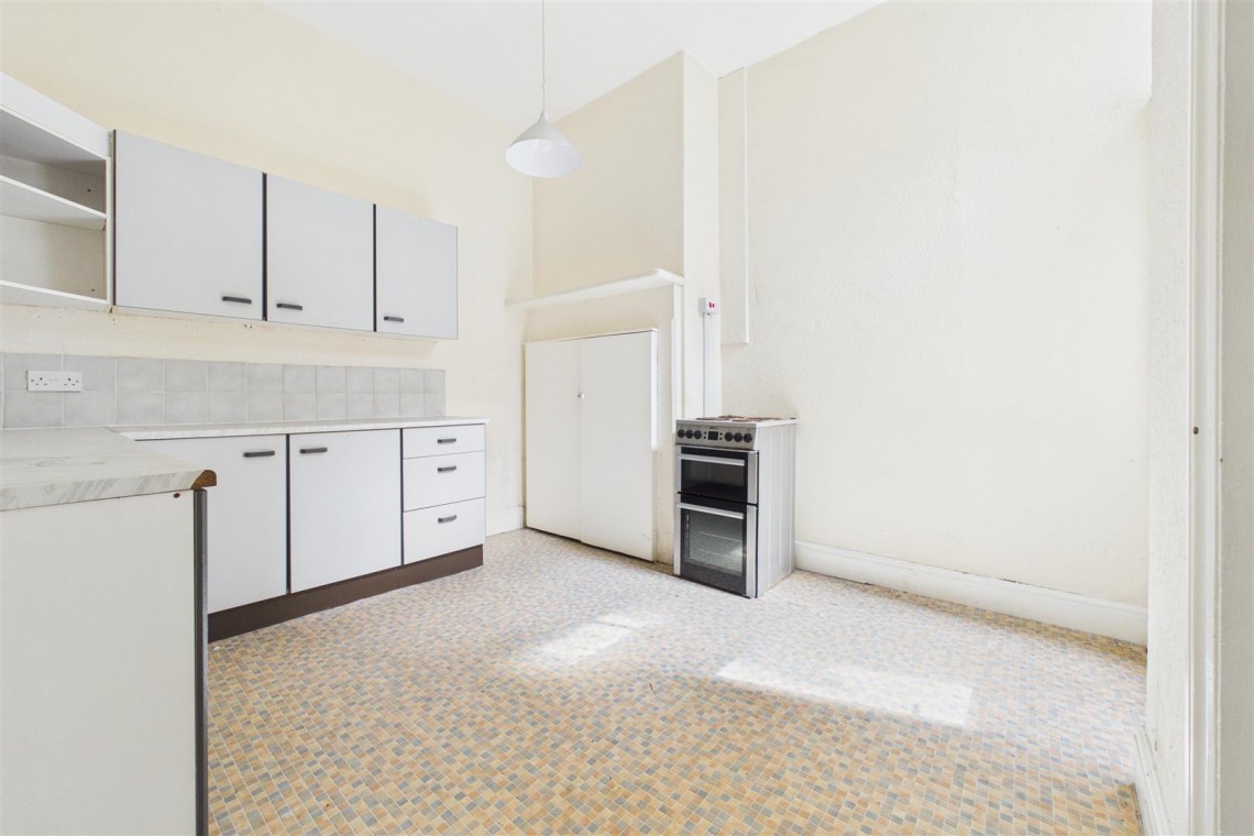 Images for 3 X FLATS | FAMILY HOME | REDLAND