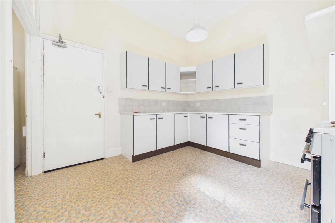 Images for 3 X FLATS | FAMILY HOME | REDLAND