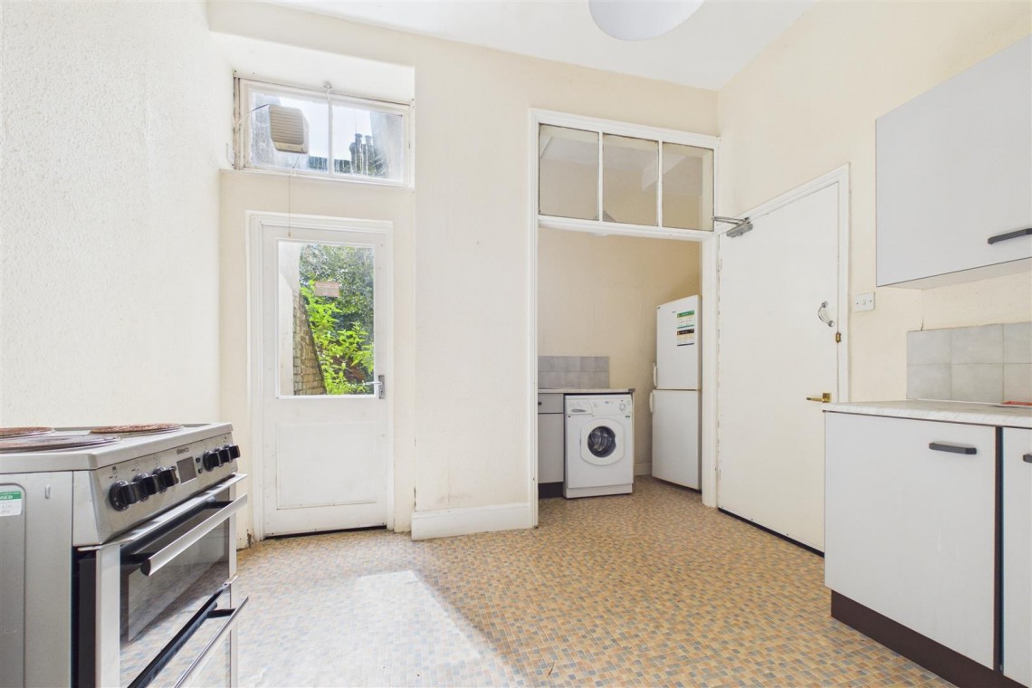 Images for 3 X FLATS | FAMILY HOME | REDLAND