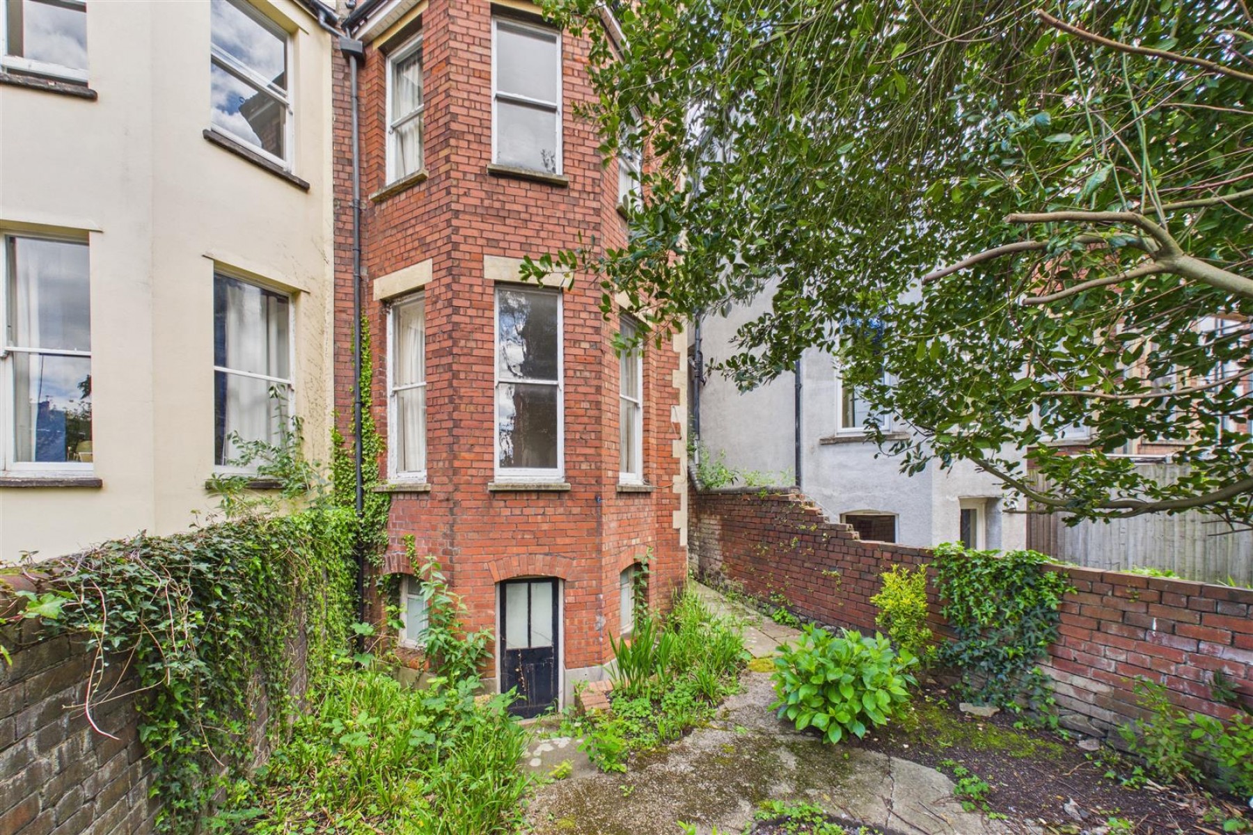 Images for 3 X FLATS | FAMILY HOME | REDLAND