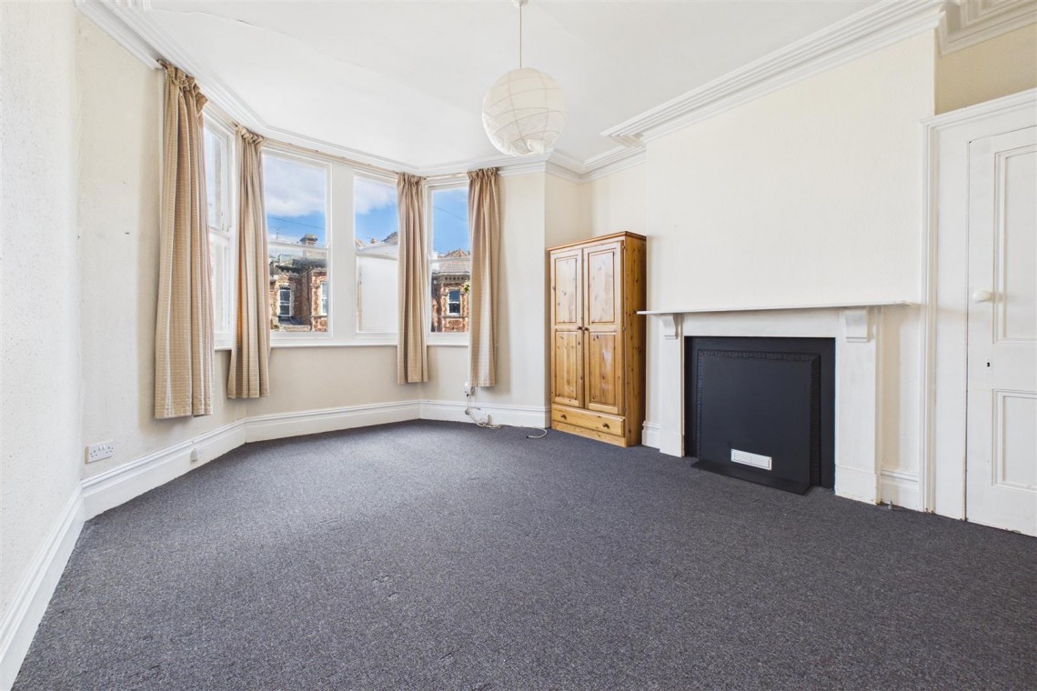 Images for 3 X FLATS | FAMILY HOME | REDLAND
