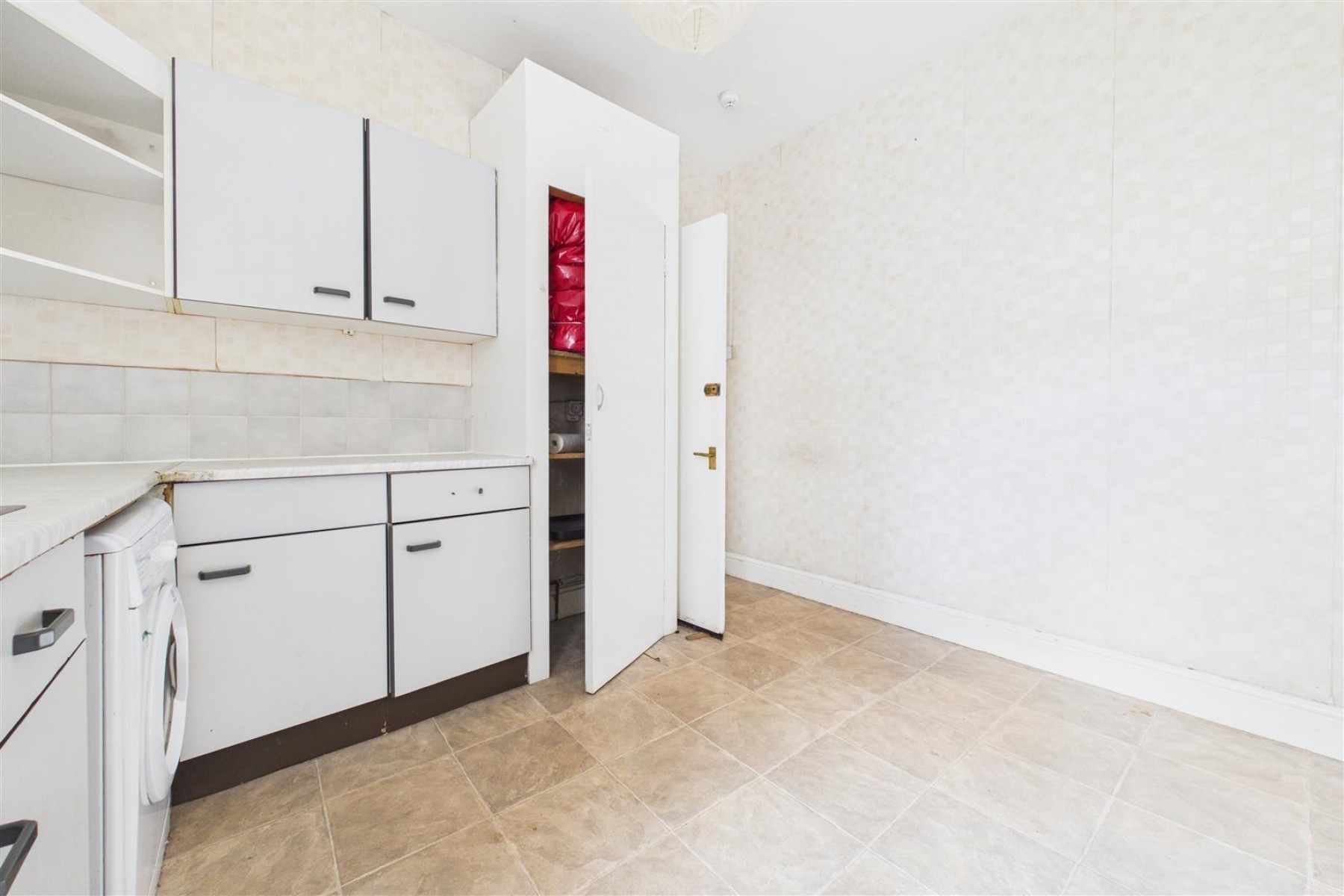Images for 3 X FLATS | FAMILY HOME | REDLAND