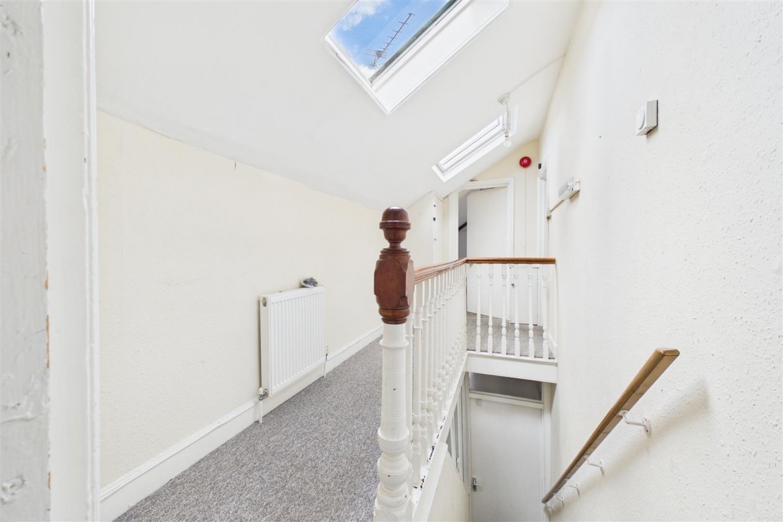 Images for 3 X FLATS | FAMILY HOME | REDLAND