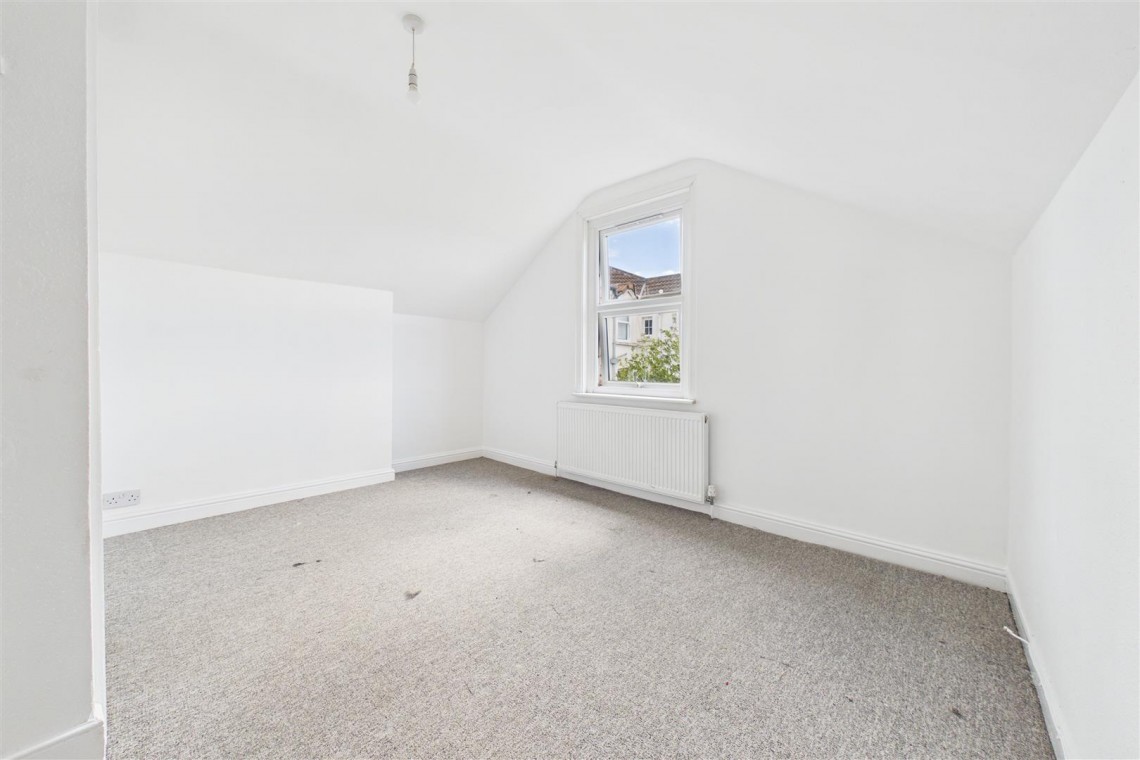 Images for 3 X FLATS | FAMILY HOME | REDLAND