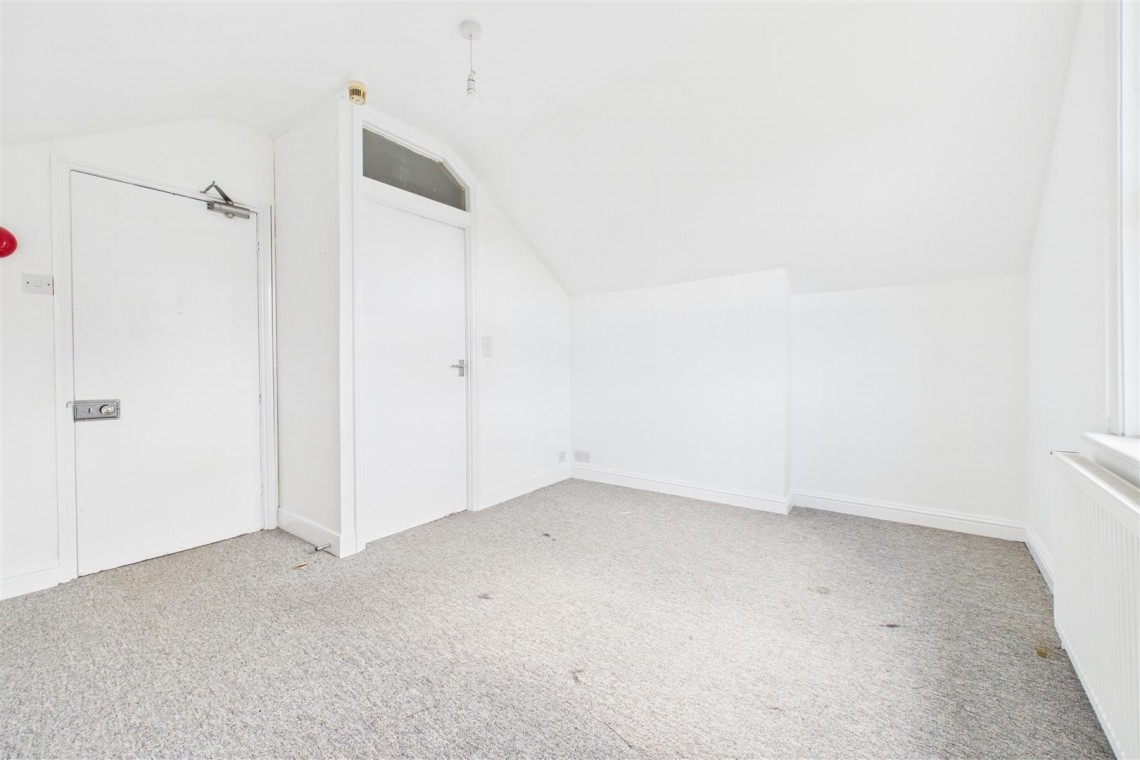 Images for 3 X FLATS | FAMILY HOME | REDLAND