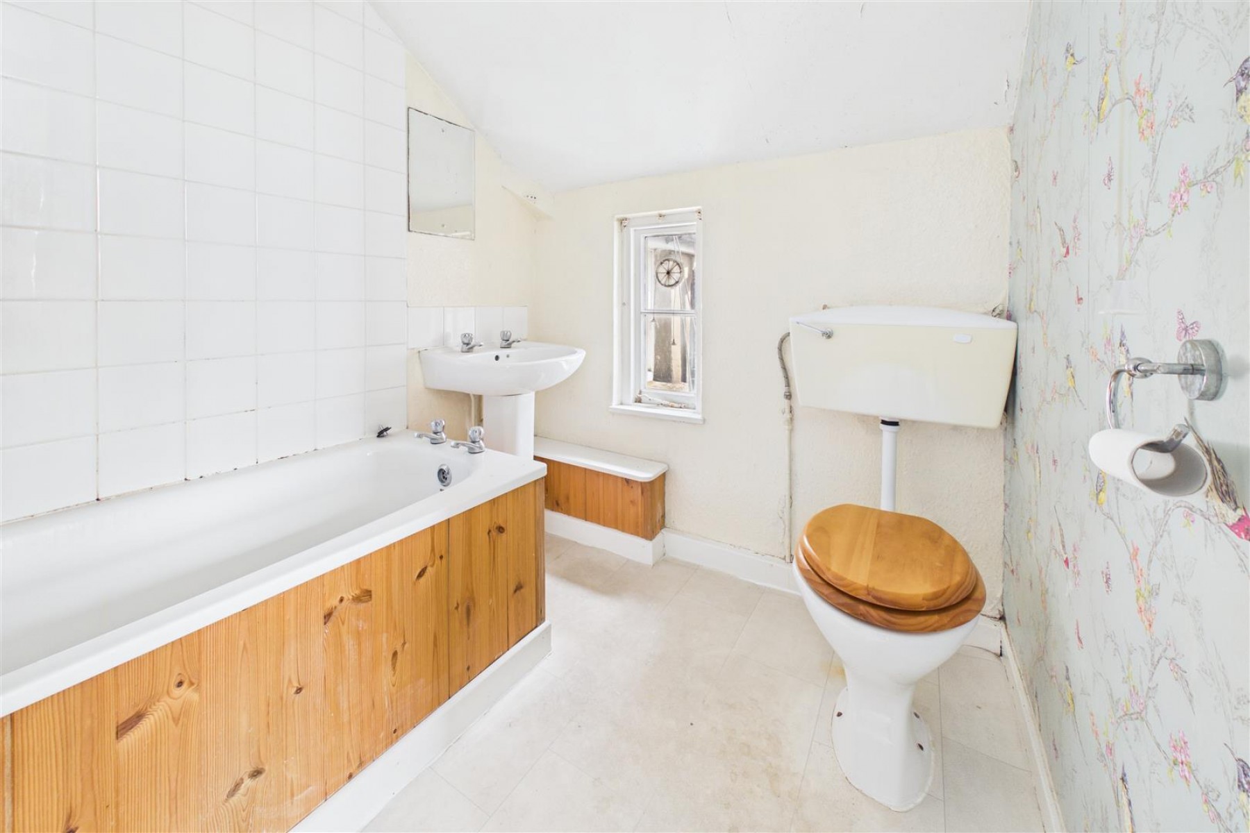Images for 3 X FLATS | FAMILY HOME | REDLAND