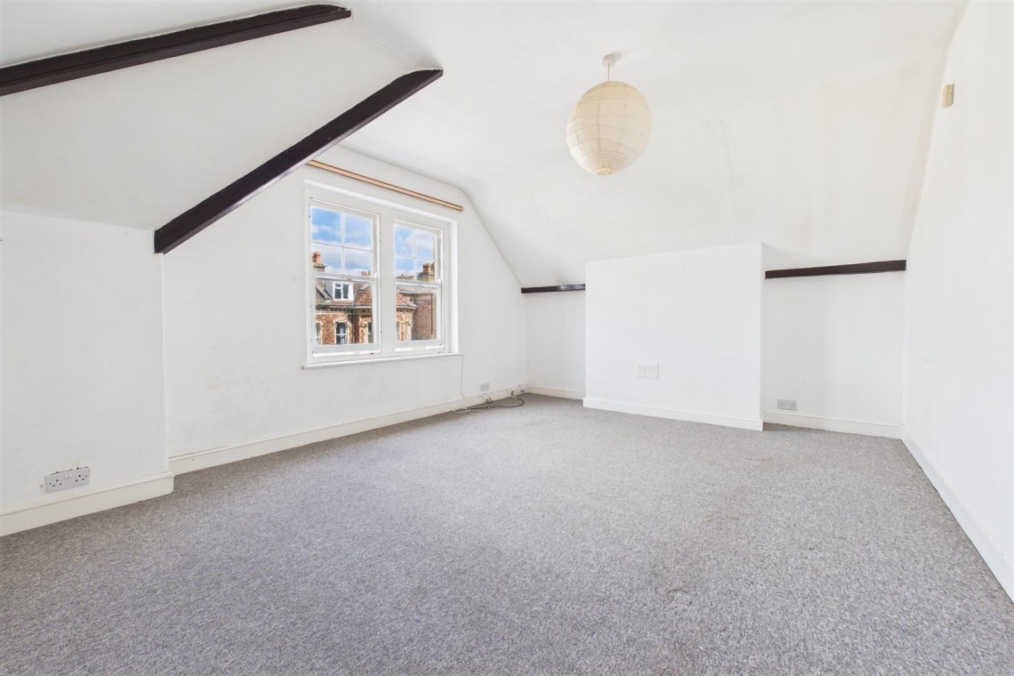 Images for 3 X FLATS | FAMILY HOME | REDLAND