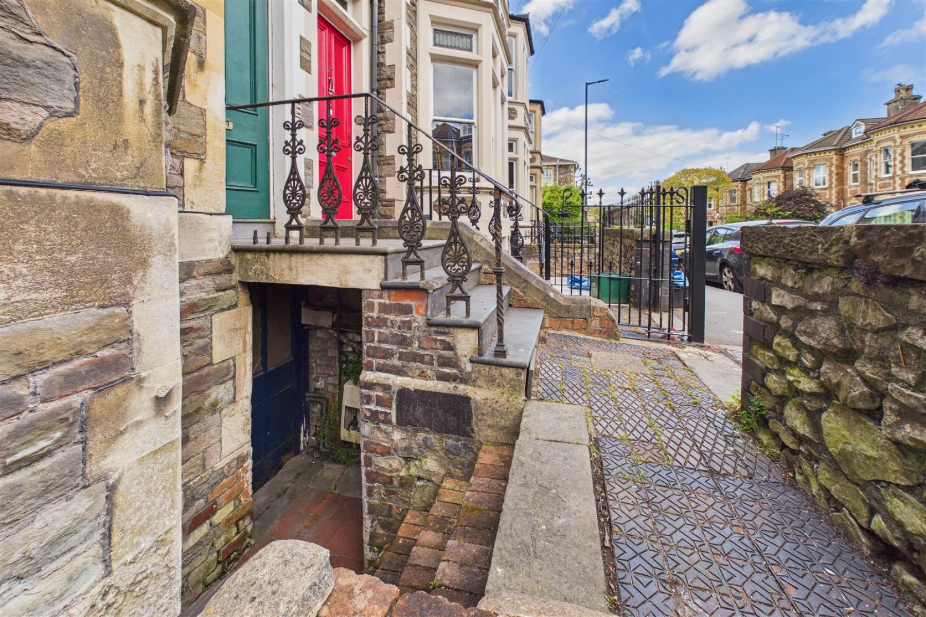 Images for 3 X FLATS | FAMILY HOME | REDLAND