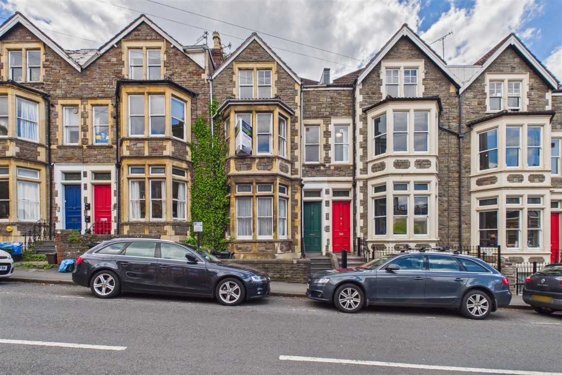 Images for 3 X FLATS | FAMILY HOME | REDLAND