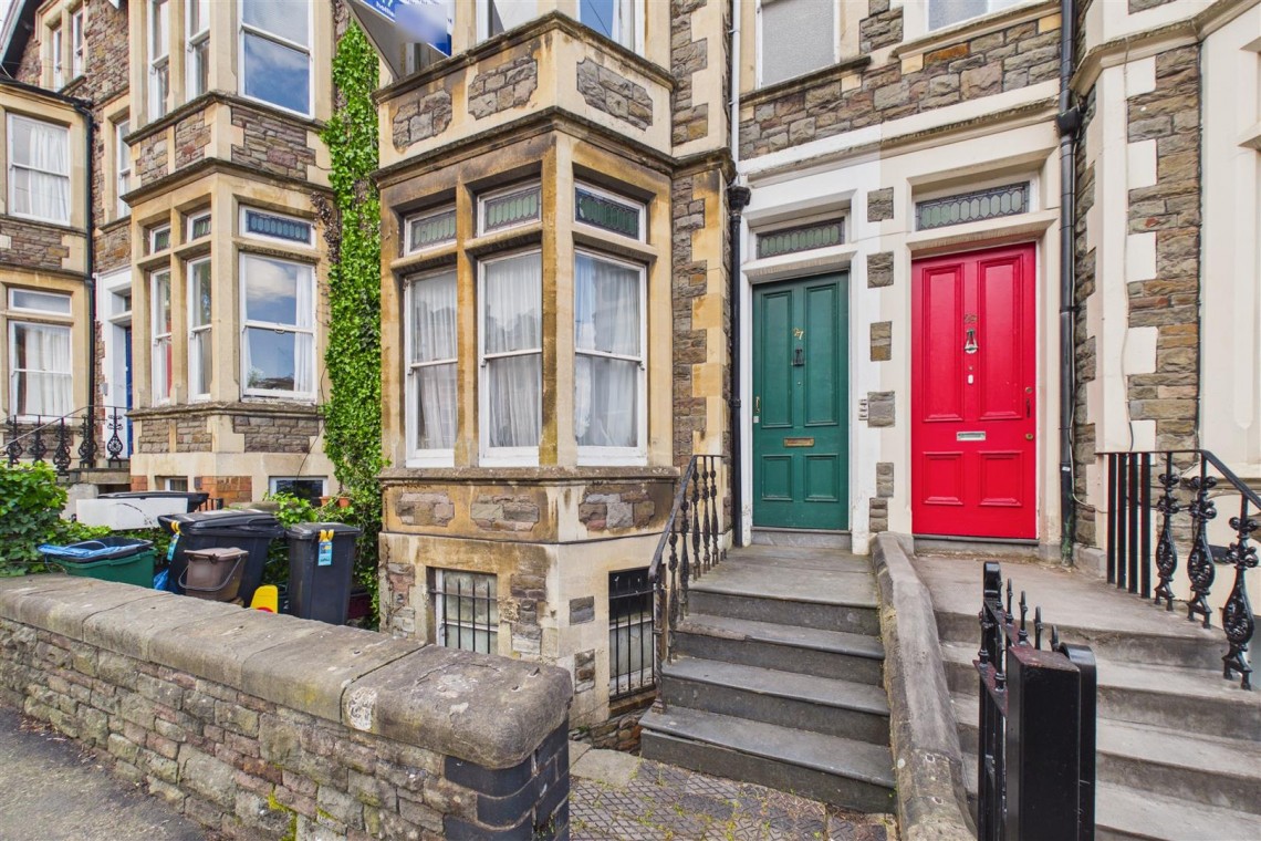 Images for 3 X FLATS | FAMILY HOME | REDLAND
