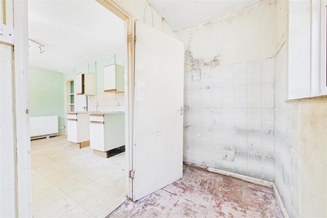 Images for CASH BUYERS ONLY | HOUSE FOR MODERNISATION