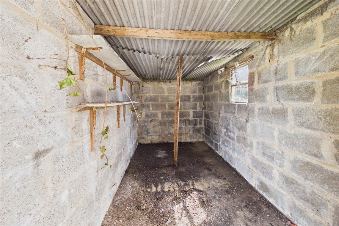 Images for CASH BUYERS ONLY | HOUSE FOR MODERNISATION
