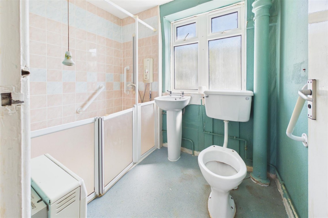 Images for CASH BUYERS ONLY | HOUSE FOR MODERNISATION