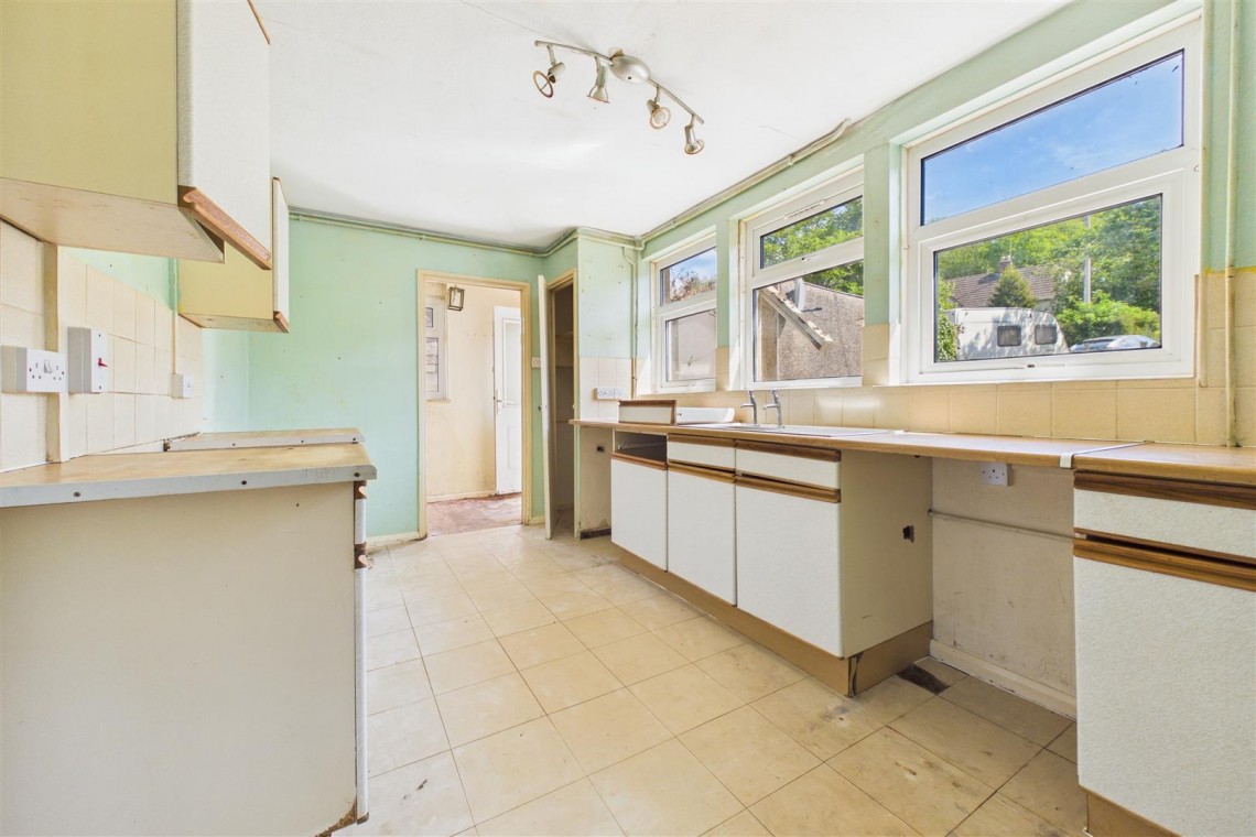 Images for CASH BUYERS ONLY | HOUSE FOR MODERNISATION