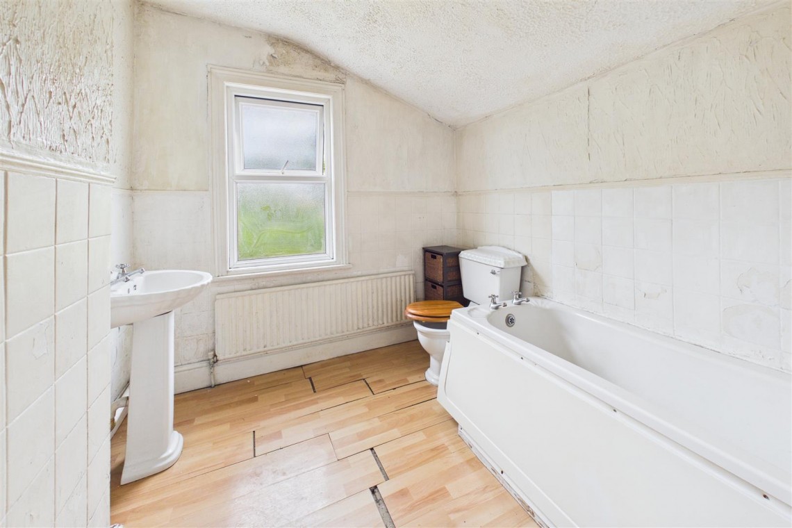 Images for HOUSE FOR MODERNISATION | FISHPONDS