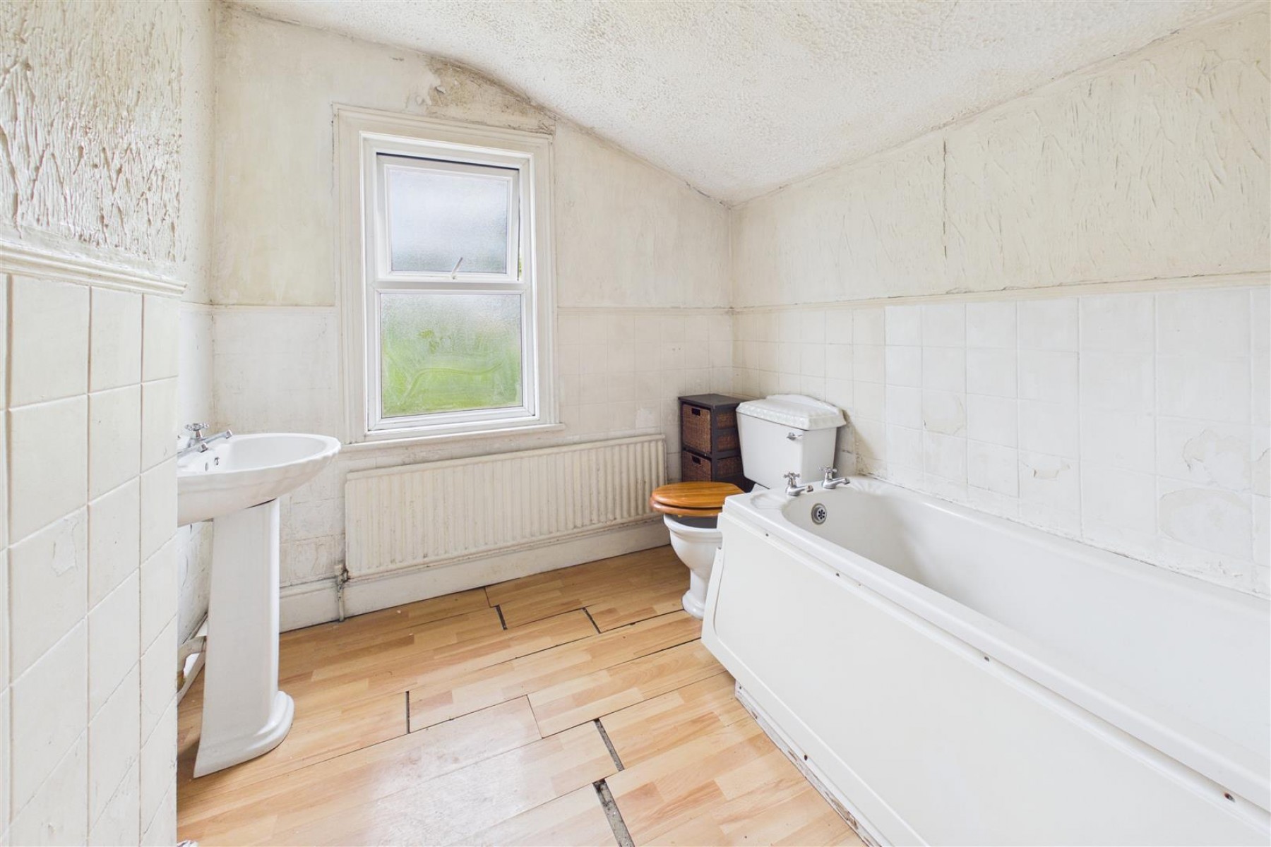 Images for HOUSE FOR MODERNISATION | FISHPONDS