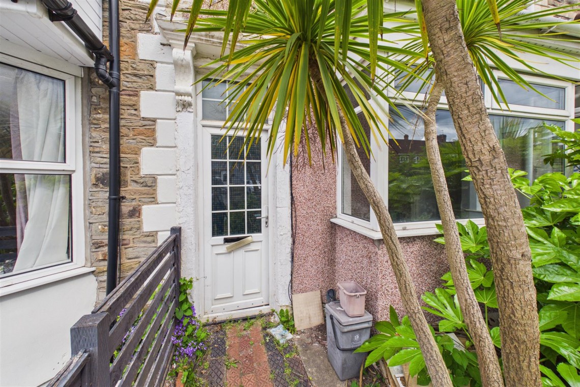 Images for HOUSE FOR MODERNISATION | FISHPONDS