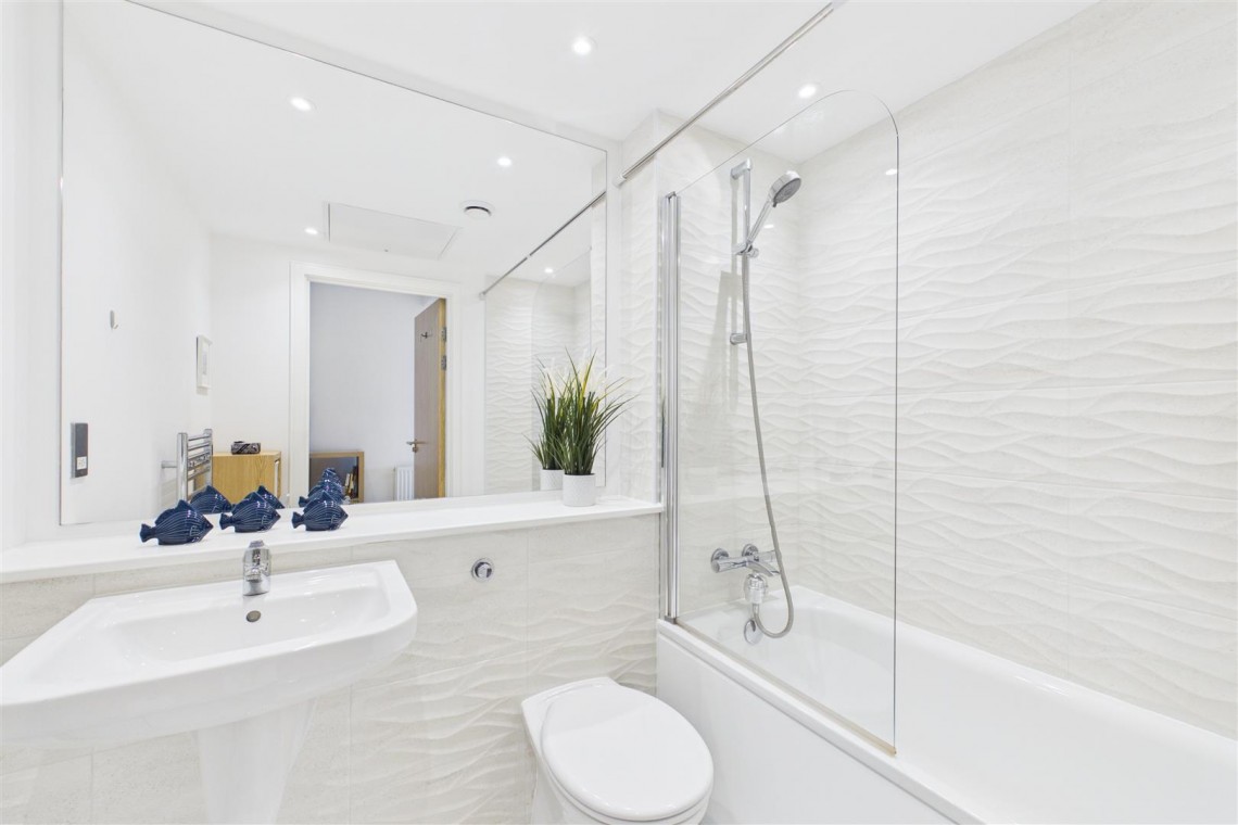 Images for Broad Weir, City Centre