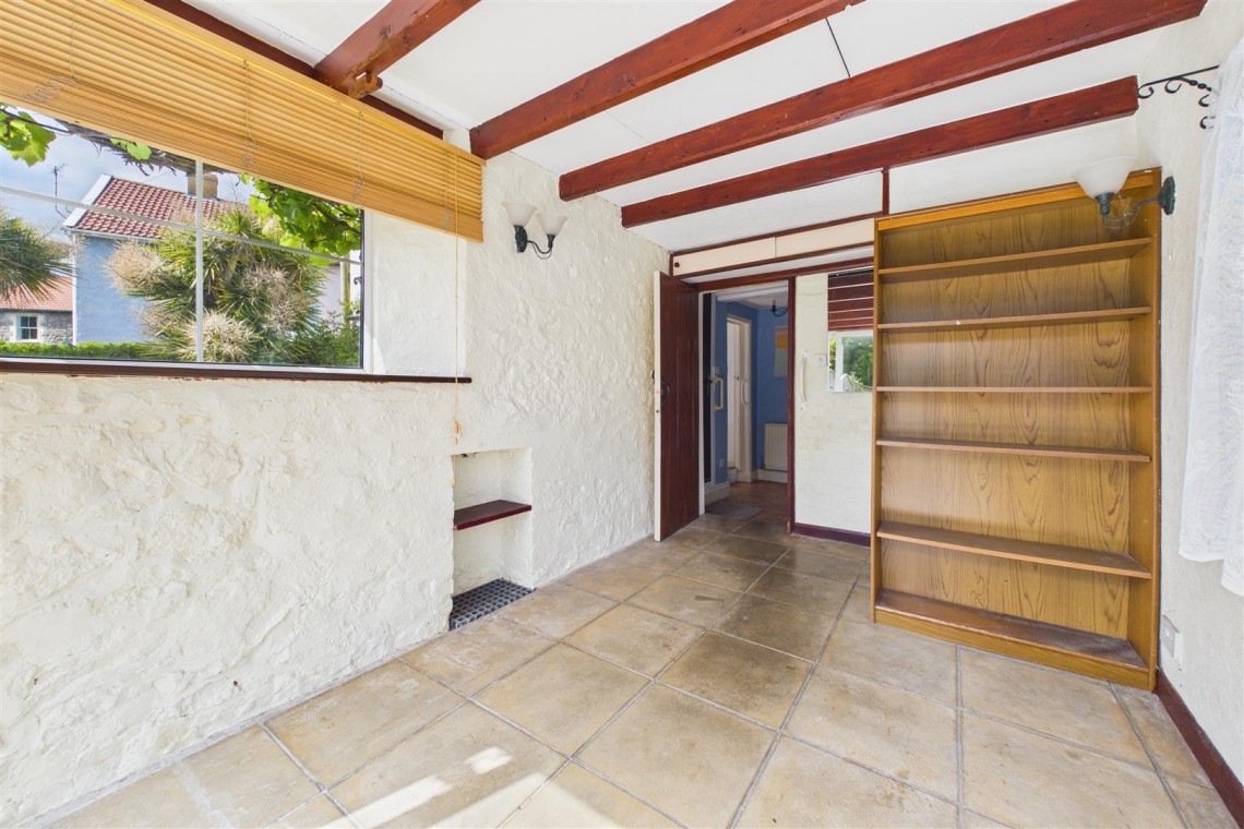 Images for COTTAGE | UPDATING & REDUCED | UHILL BS23