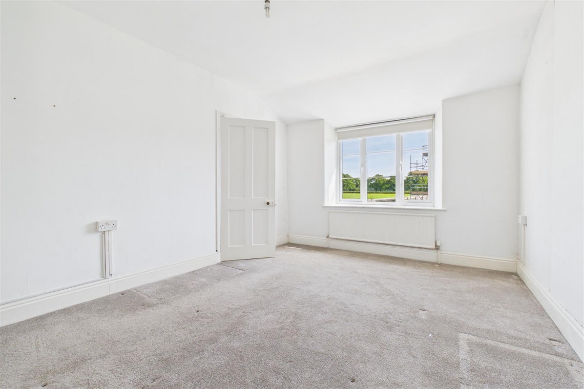 Images for DETACHED | UPDATING | BS37