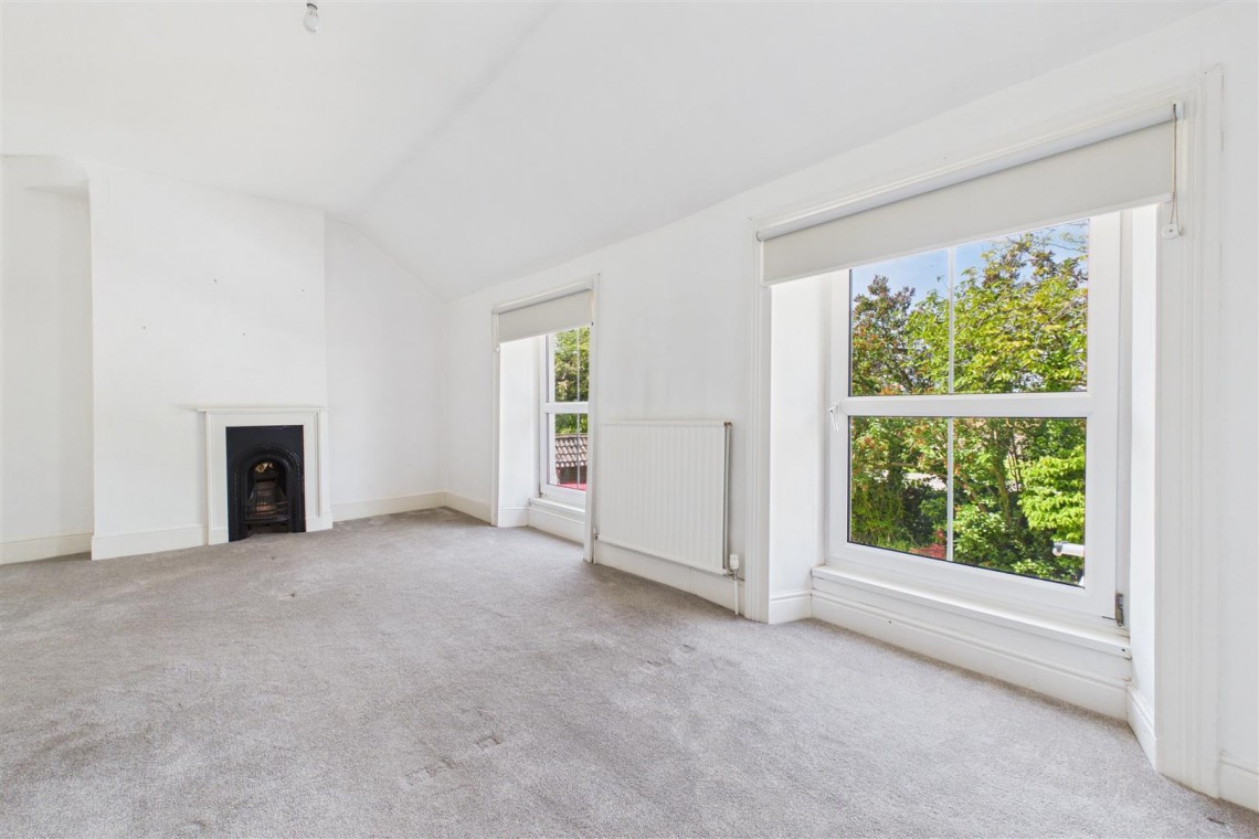Images for DETACHED | UPDATING | BS37