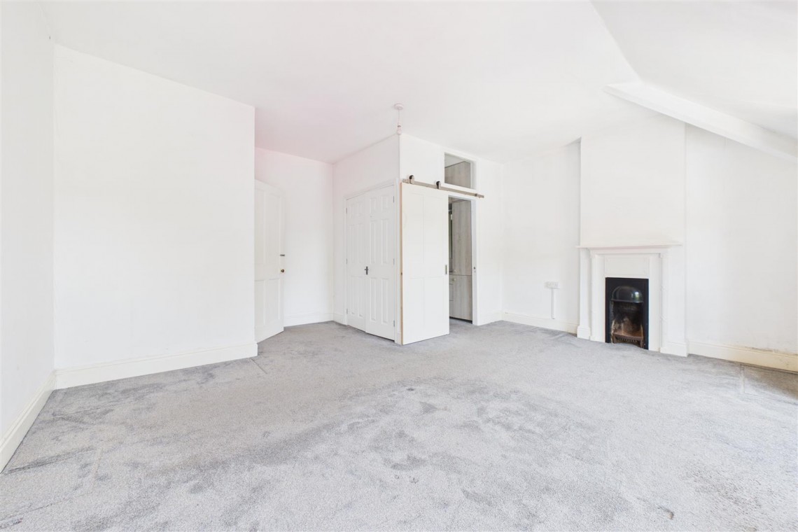 Images for DETACHED | UPDATING | BS37