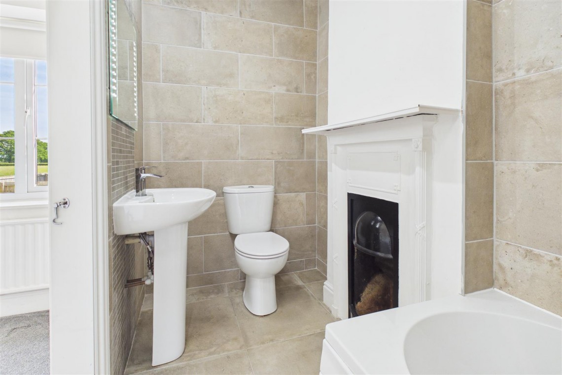 Images for DETACHED | UPDATING | BS37