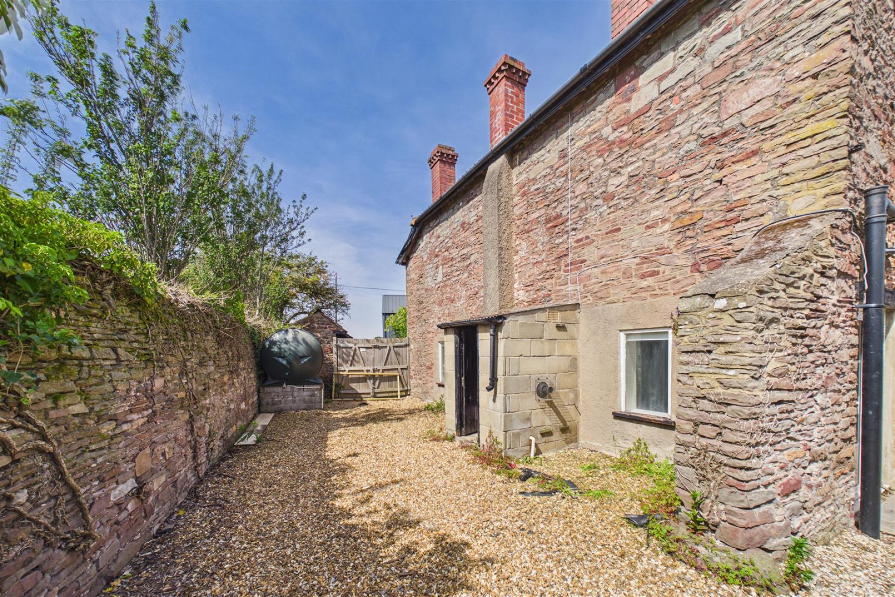 Images for DETACHED | UPDATING | BS37