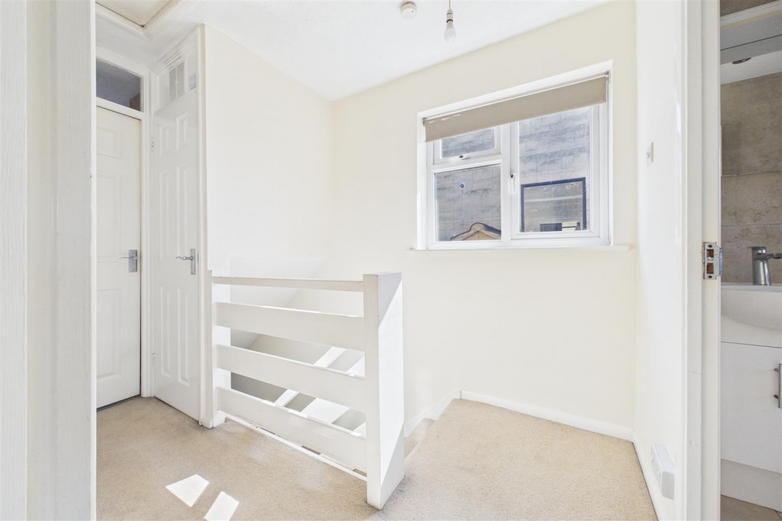 Images for REDUCED | COSMETIC UPDATING | BS10
