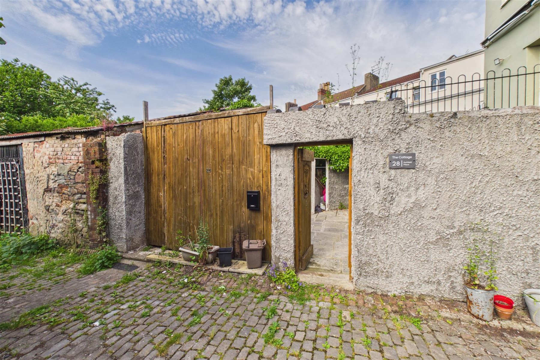 Images for COTTAGE - GARDEN & PARKING