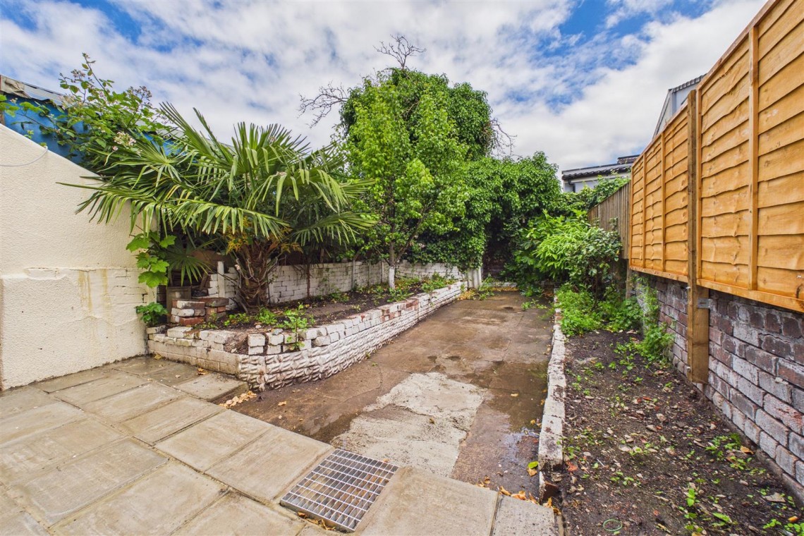 Images for HOUSE | UPDATING | EASTON