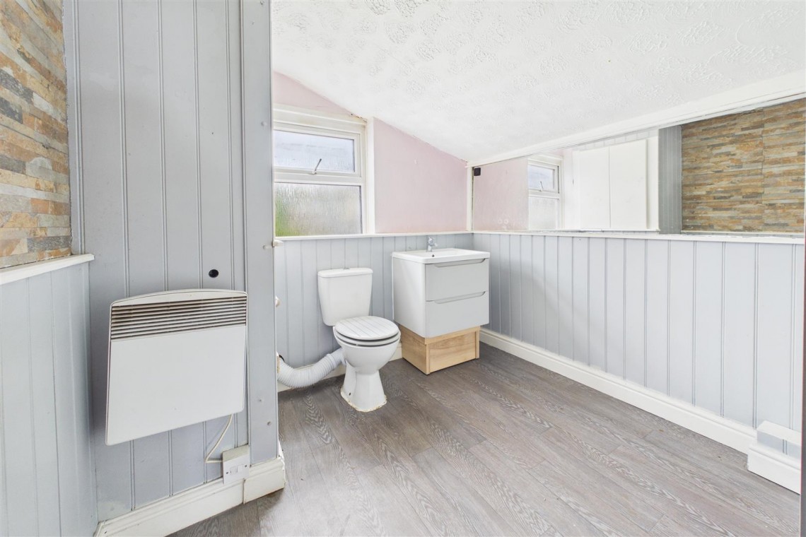 Images for HOUSE | UPDATING | EASTON