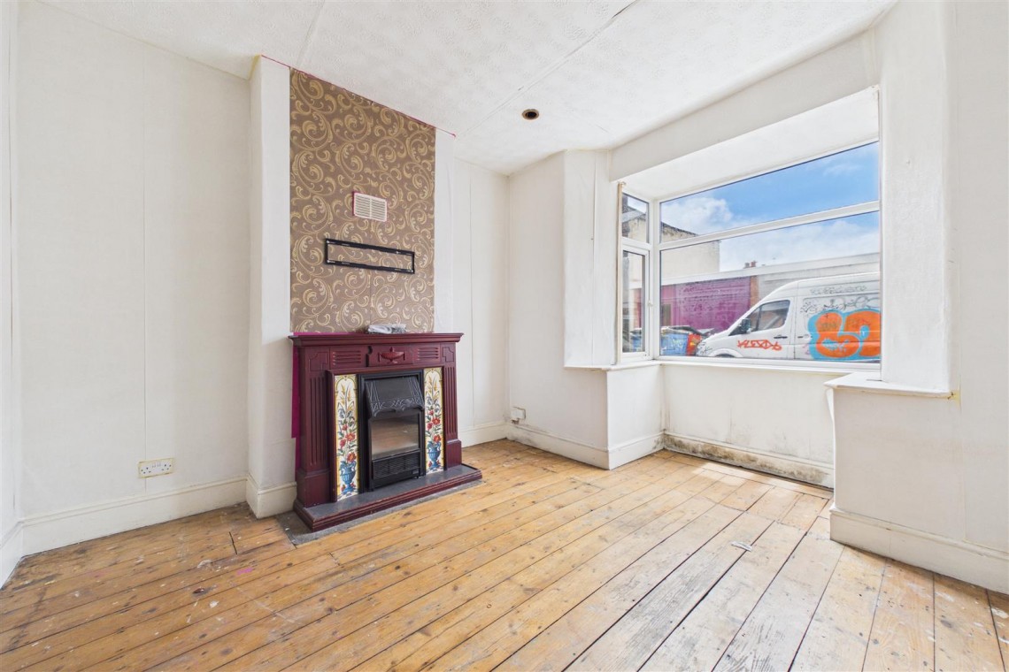 Images for HOUSE | UPDATING | EASTON