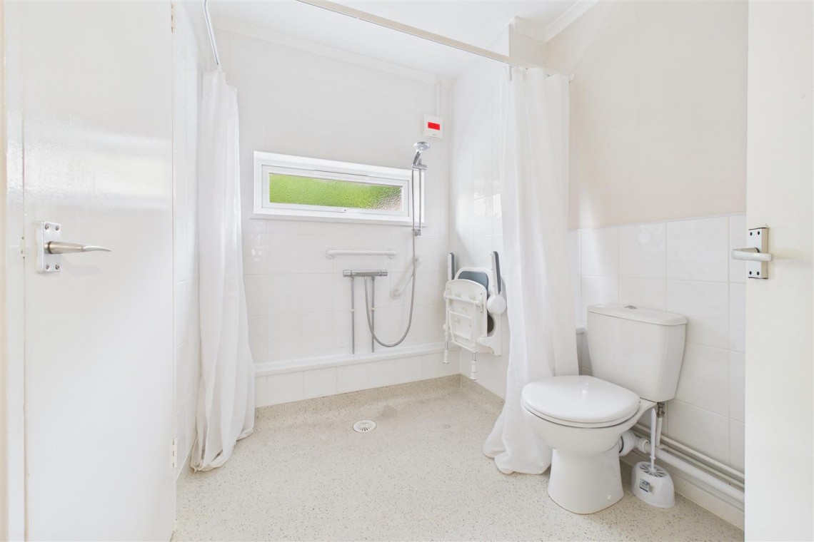 Images for REDUCED FOR AUCTION | COOMBE DINGLE
