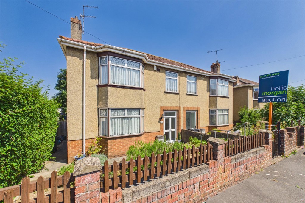 27 Leda Ave, Bristol BS14 9DG