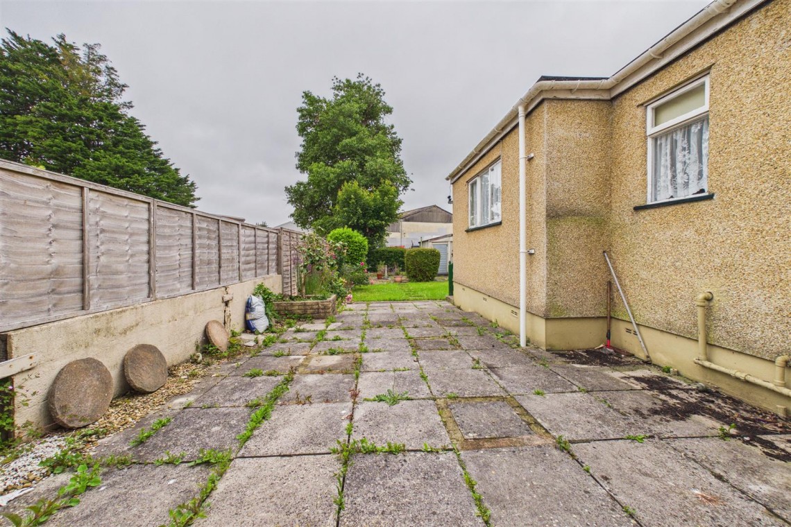 Images for HOUSE WITH POTENTIAL | HENGROVE BS14