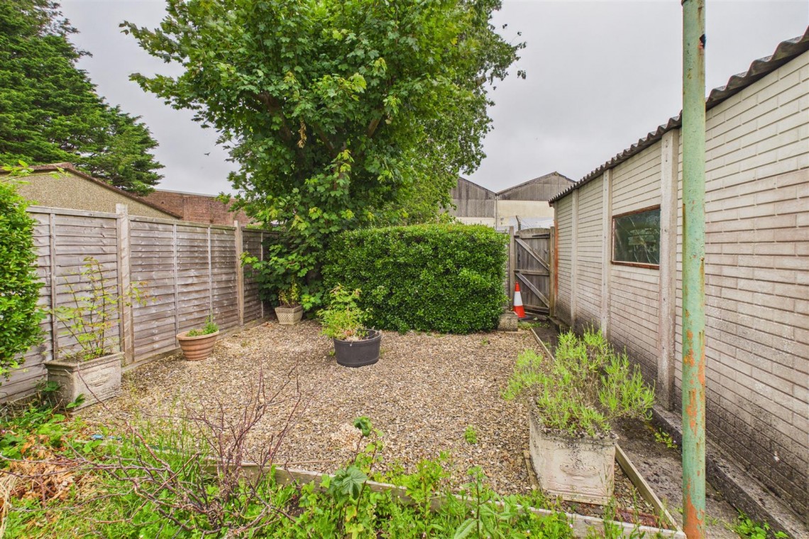 Images for HOUSE WITH POTENTIAL | HENGROVE BS14