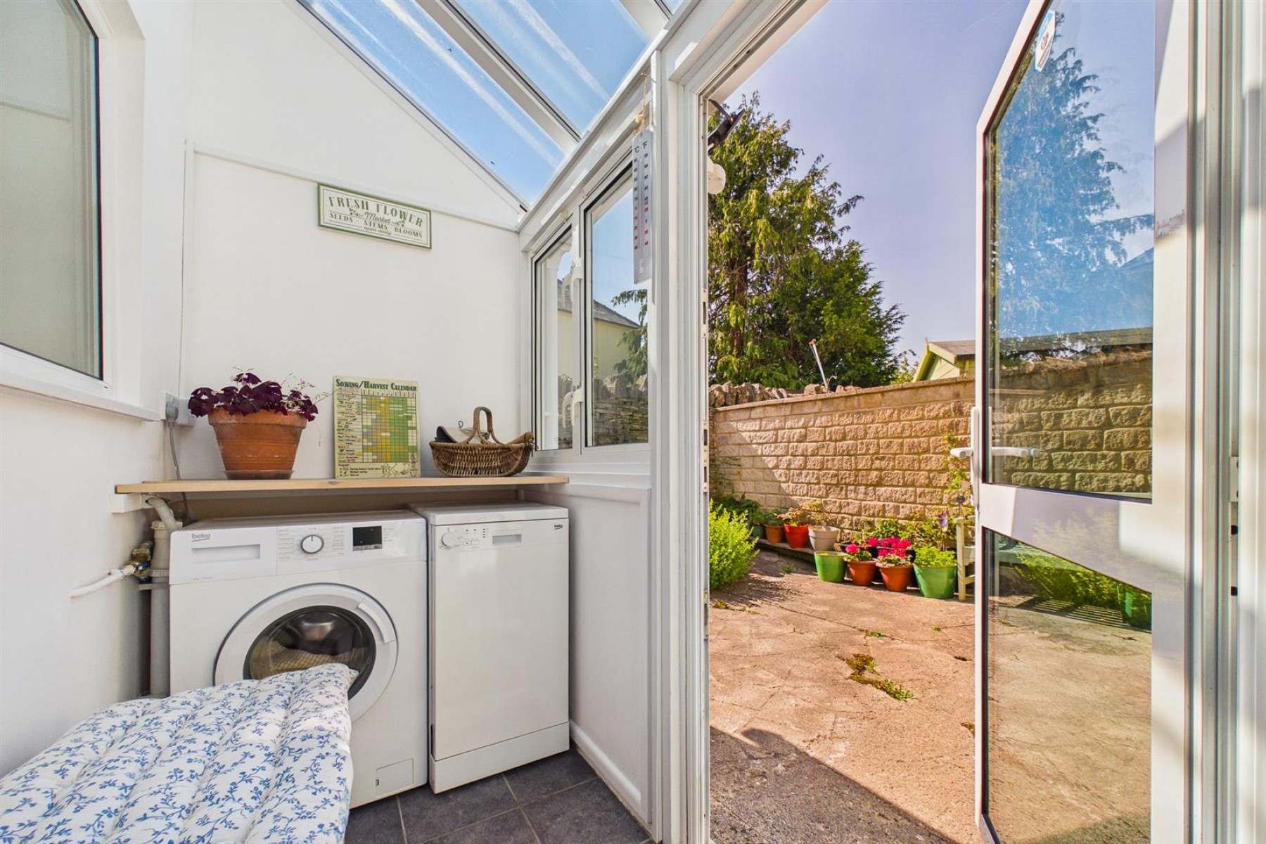 Images for COTTAGE | MINCHAMPTON