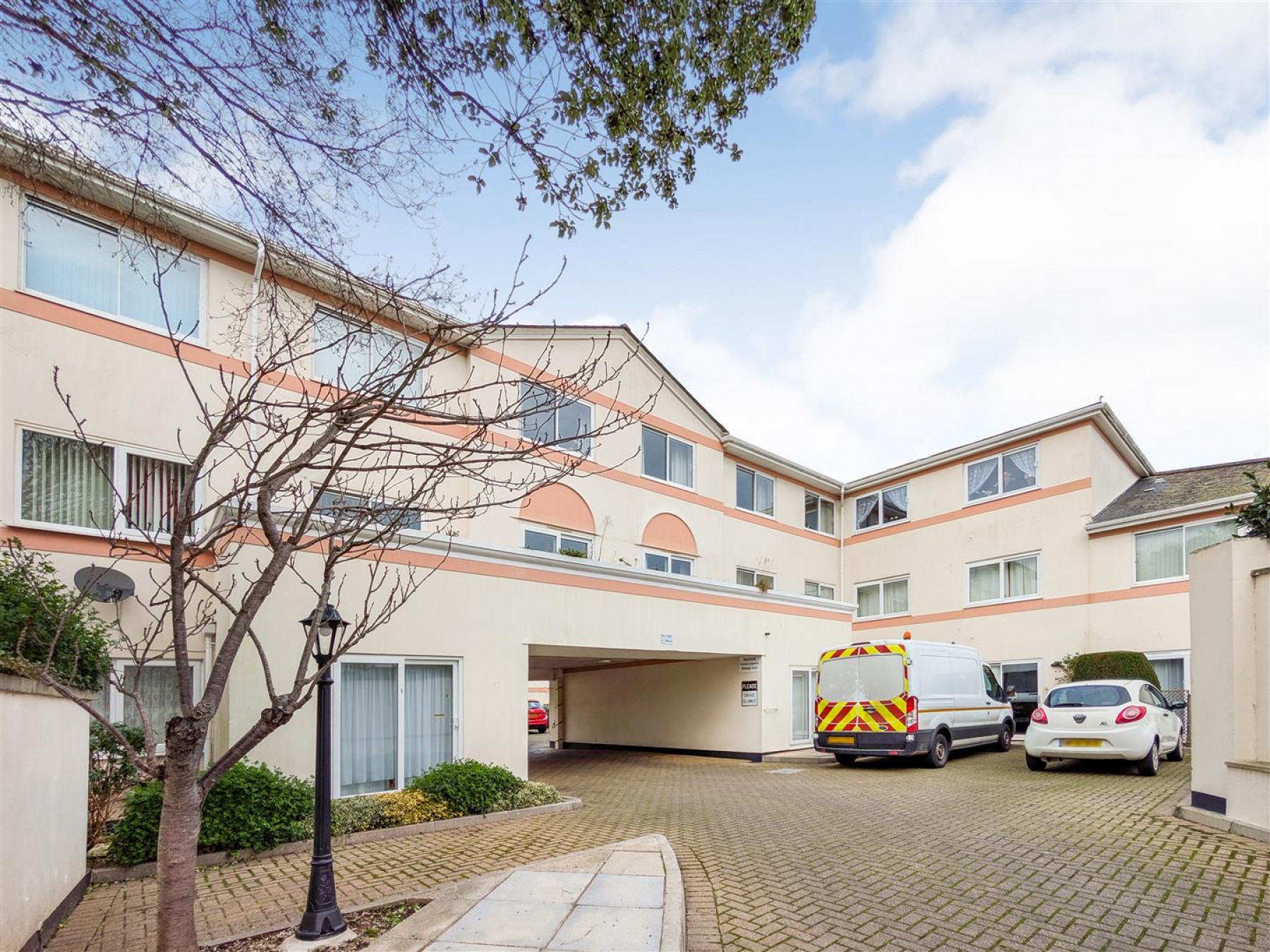 Images for FLAT + FREEHOLD | DAWES COURT TQ4