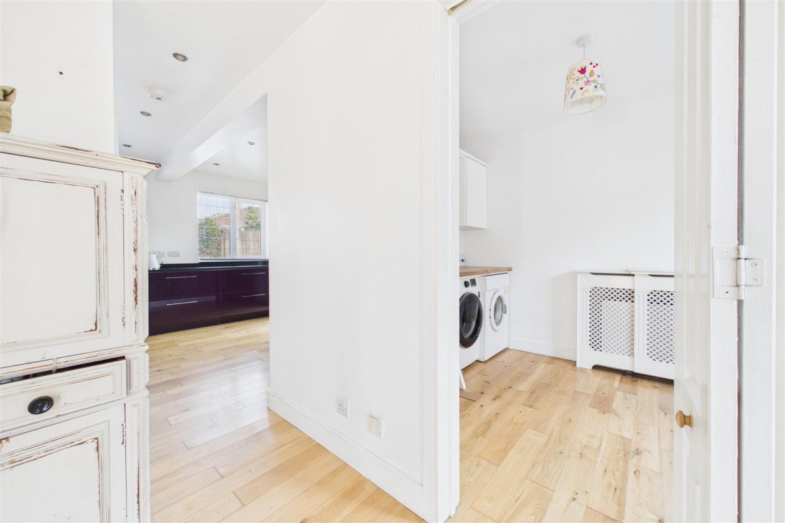 Images for DETACHED HOUSE SET BACK FROM ROAD | BS34