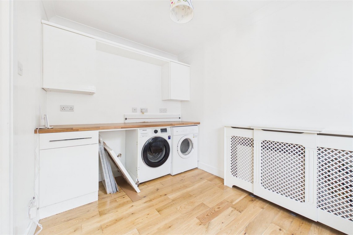 Images for DETACHED HOUSE SET BACK FROM ROAD | BS34