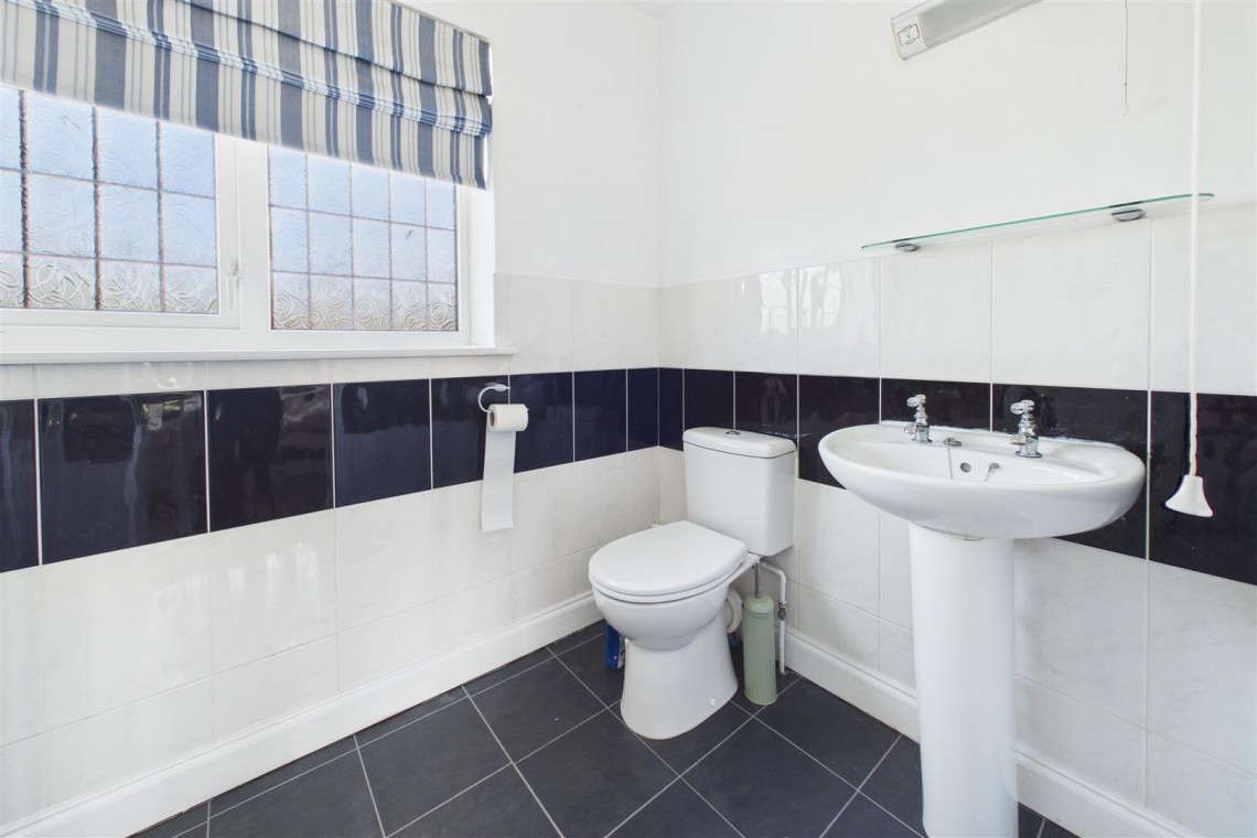 Images for DETACHED HOUSE SET BACK FROM ROAD | BS34