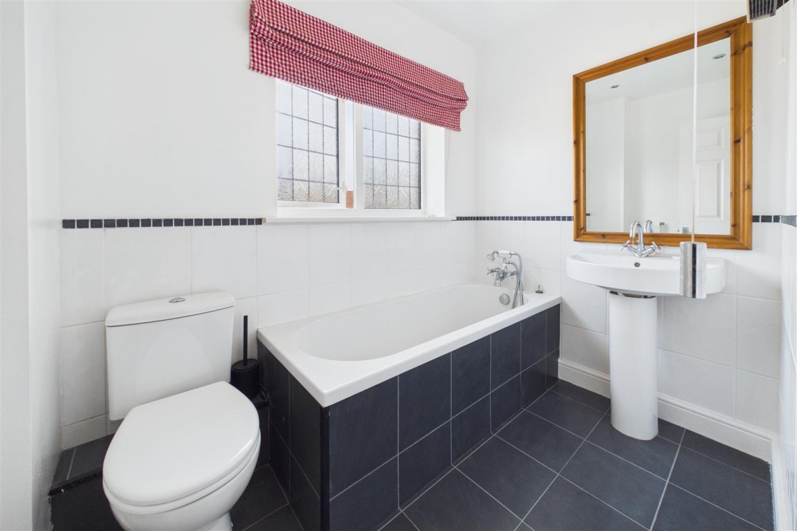 Images for DETACHED HOUSE SET BACK FROM ROAD | BS34