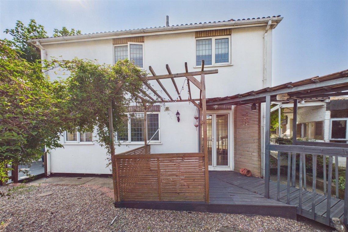 Images for DETACHED HOUSE SET BACK FROM ROAD | BS34