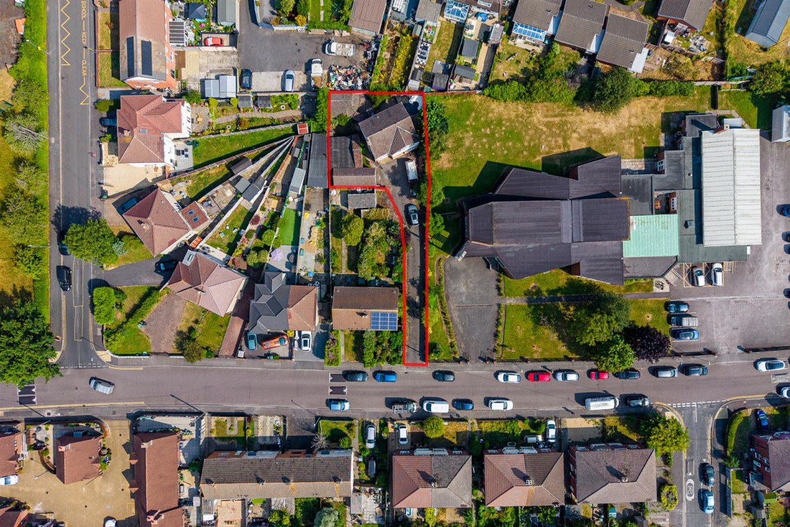 Images for DETACHED HOUSE SET BACK FROM ROAD | BS34
